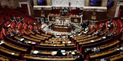 L-Assemblee-nationale-adopte-le-projet-de-loi-sur-l-ecole